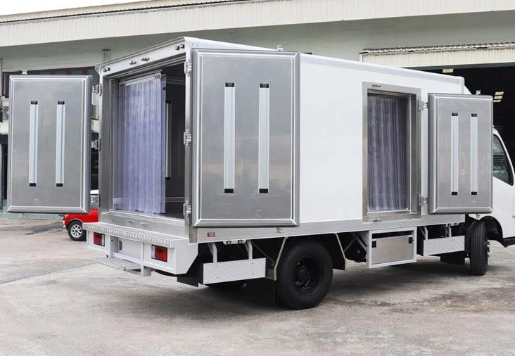 Cool box deals truck